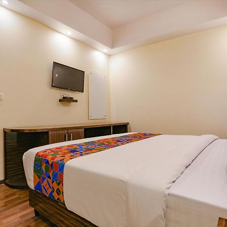 Fabexpress Kapashera Residency Near Igi Airport New Delhi Gurgaon Exterior photo
