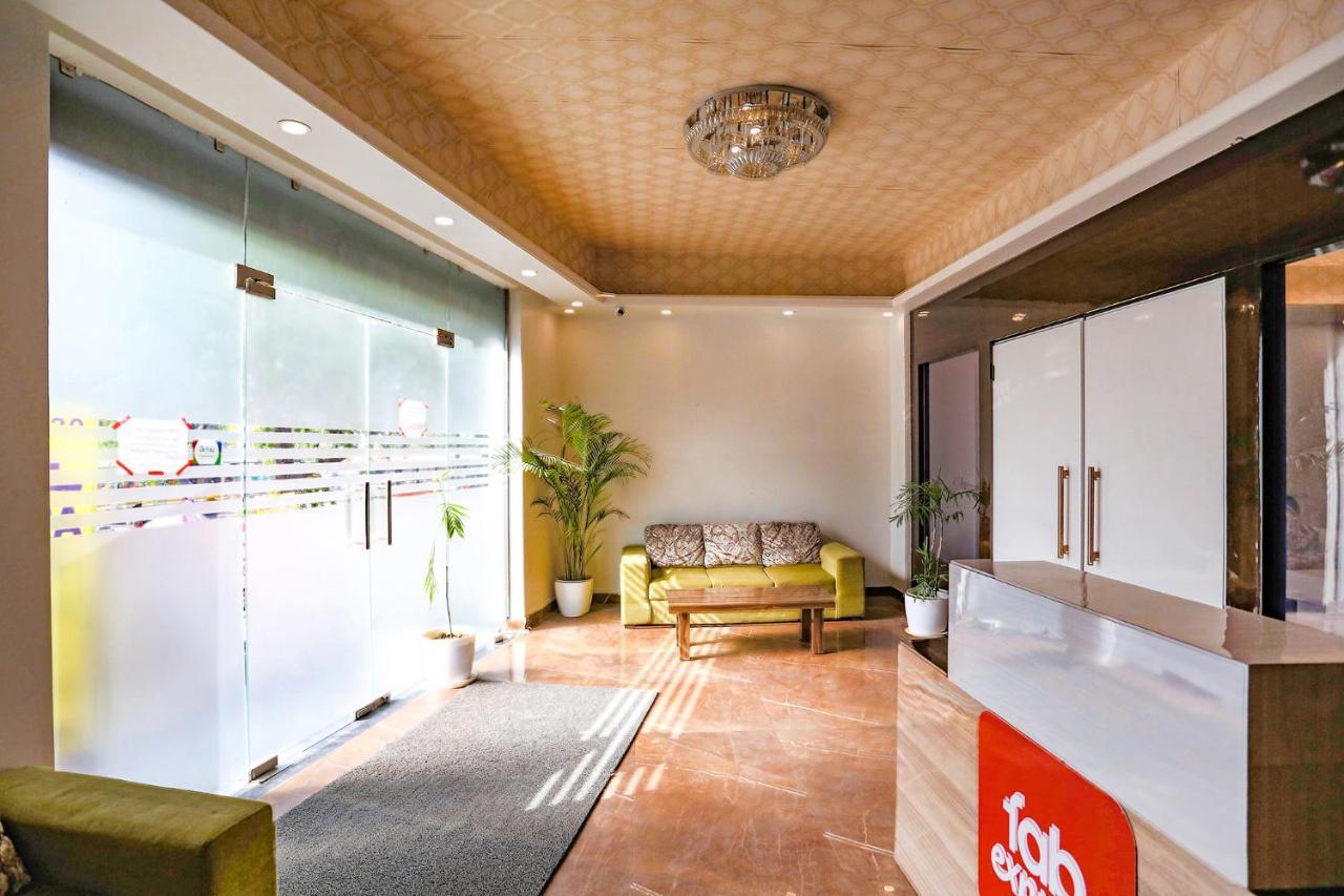 Fabexpress Kapashera Residency Near Igi Airport New Delhi Gurgaon Exterior photo