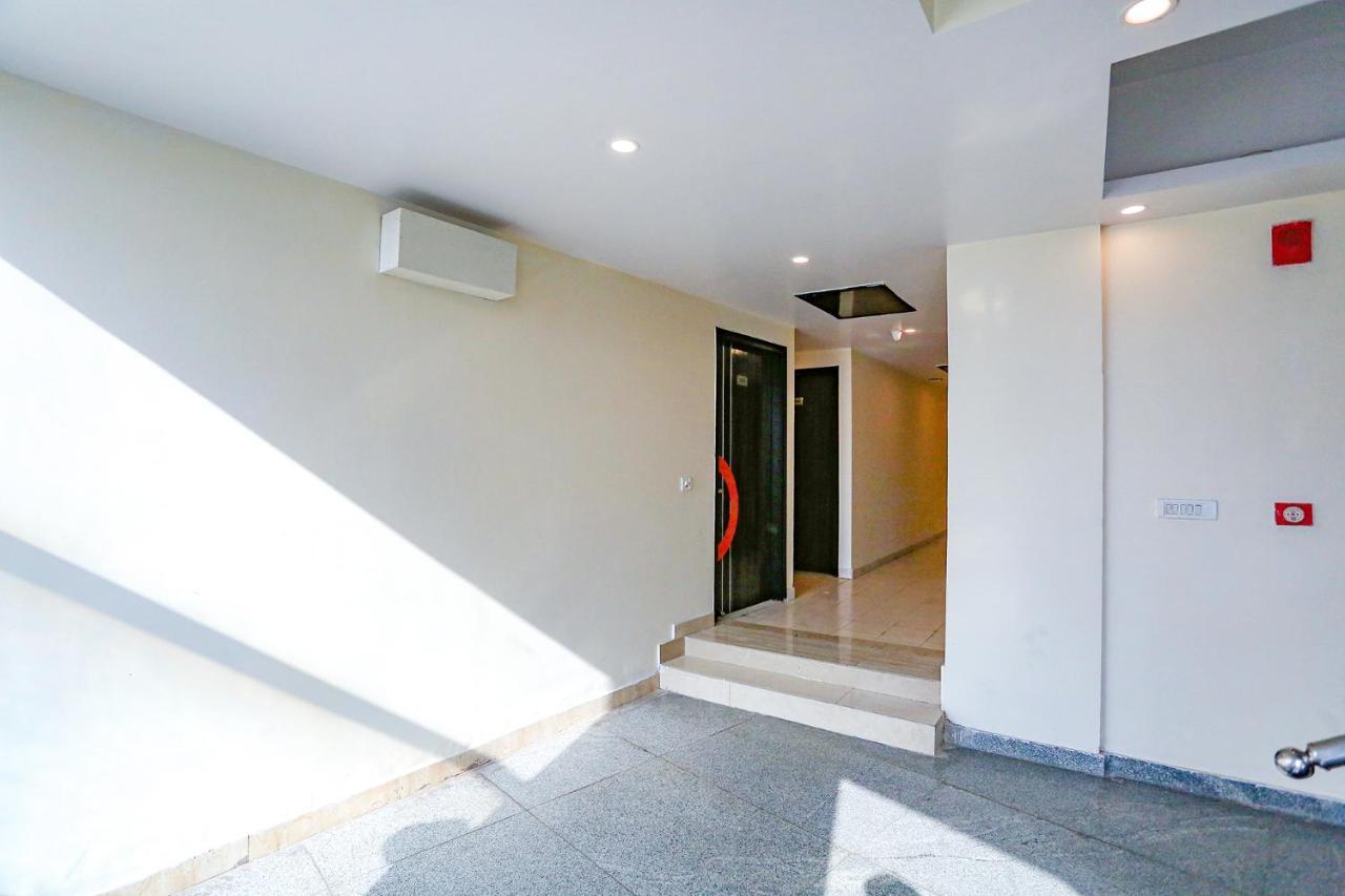 Fabexpress Kapashera Residency Near Igi Airport New Delhi Gurgaon Exterior photo