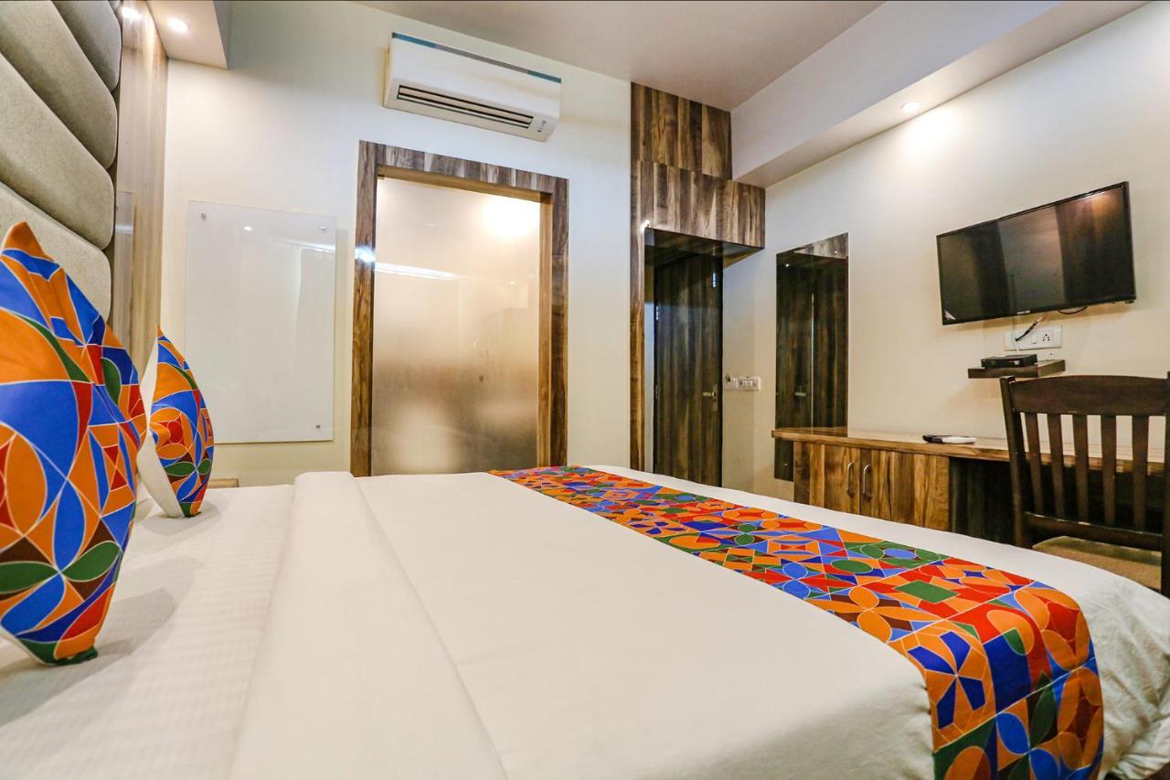 Fabexpress Kapashera Residency Near Igi Airport New Delhi Gurgaon Exterior photo