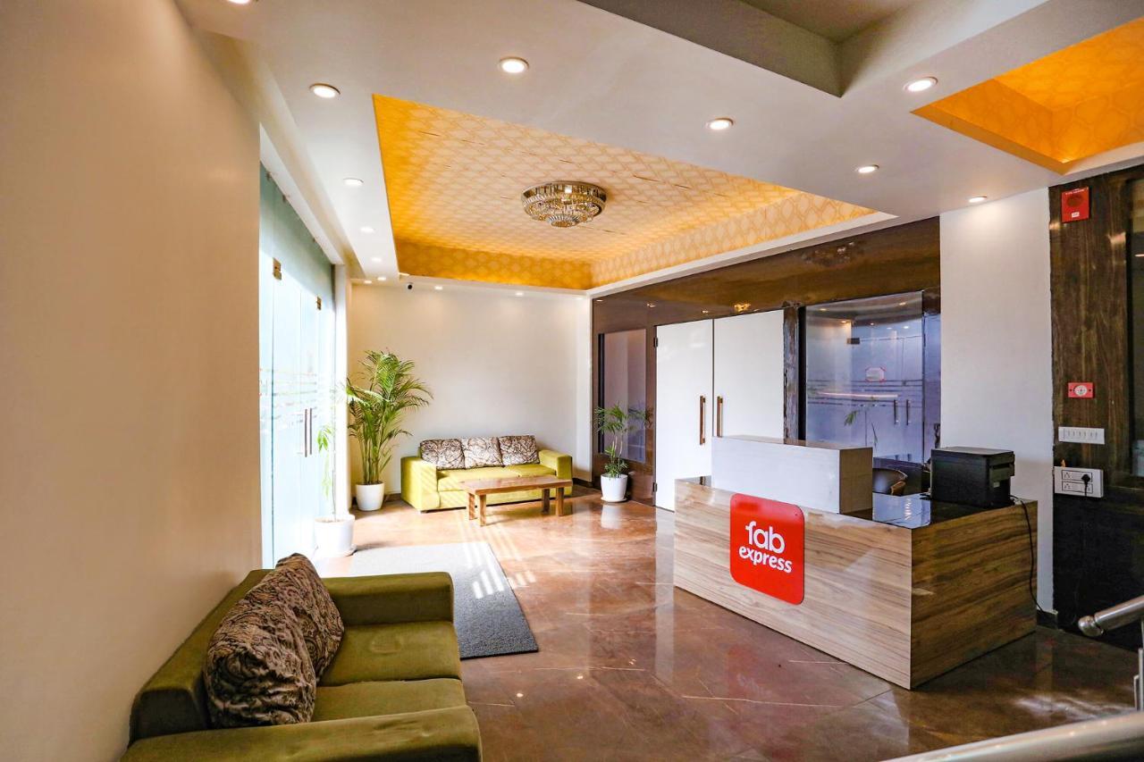 Fabexpress Kapashera Residency Near Igi Airport New Delhi Gurgaon Exterior photo