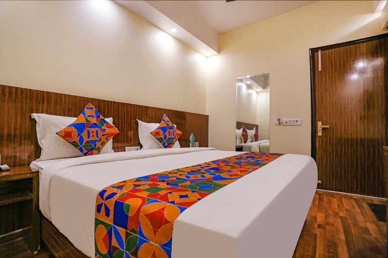 Fabexpress Kapashera Residency Near Igi Airport New Delhi Gurgaon Exterior photo