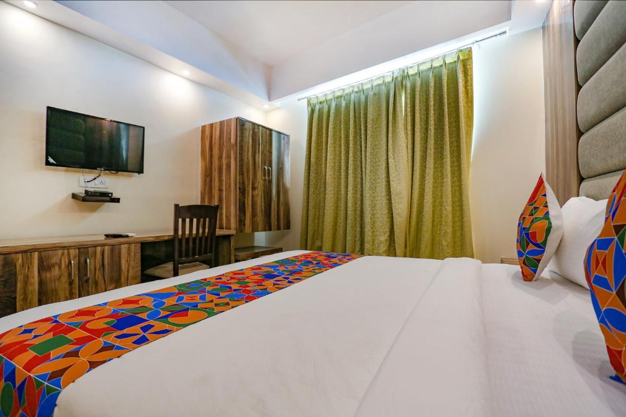 Fabexpress Kapashera Residency Near Igi Airport New Delhi Gurgaon Exterior photo