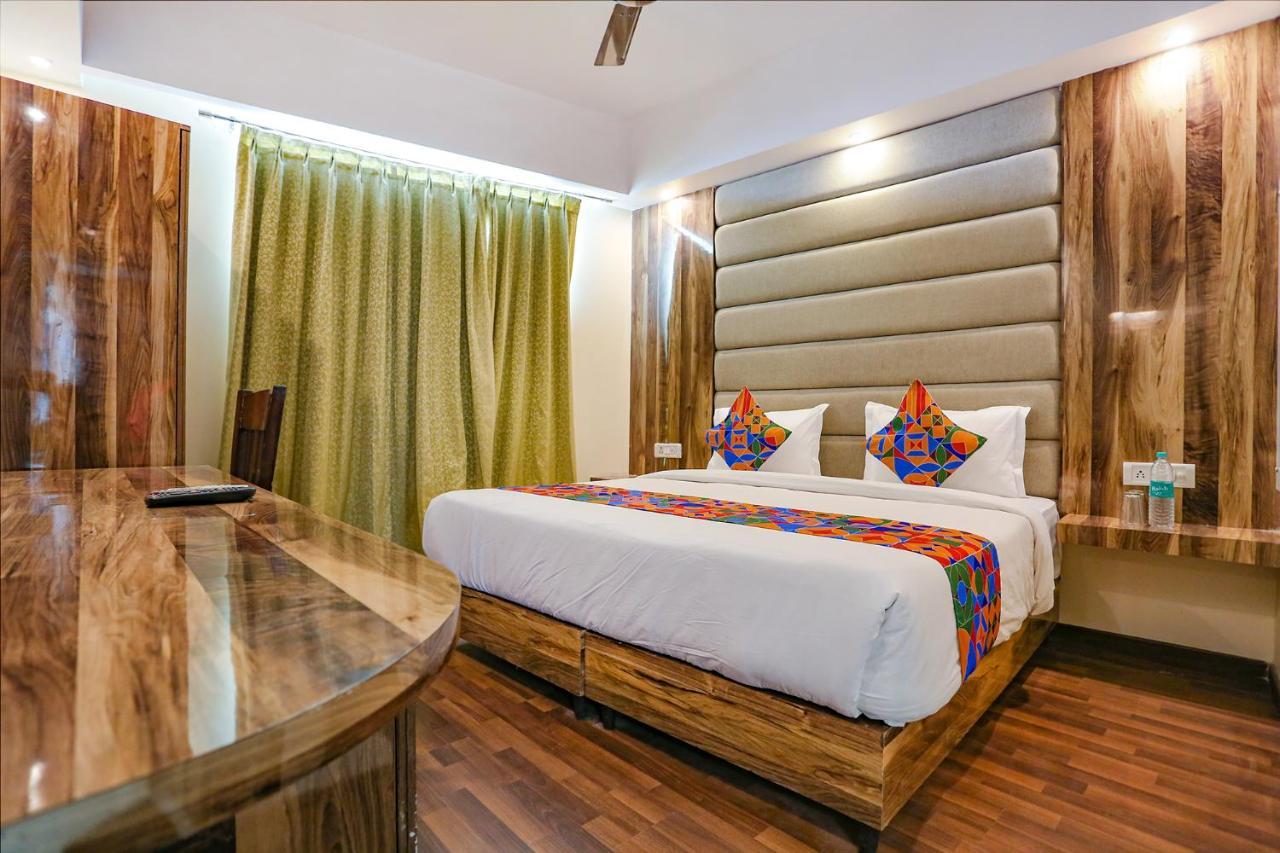 Fabexpress Kapashera Residency Near Igi Airport New Delhi Gurgaon Exterior photo